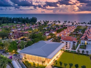 5-star Marriott resort in Thailand for recreation internship